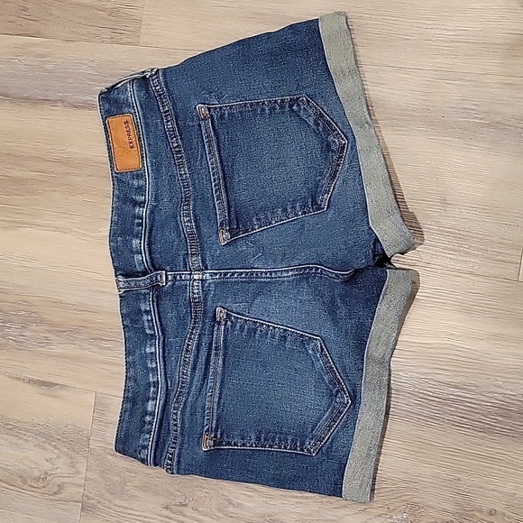 Express Jean Short - Picture 2 of 4